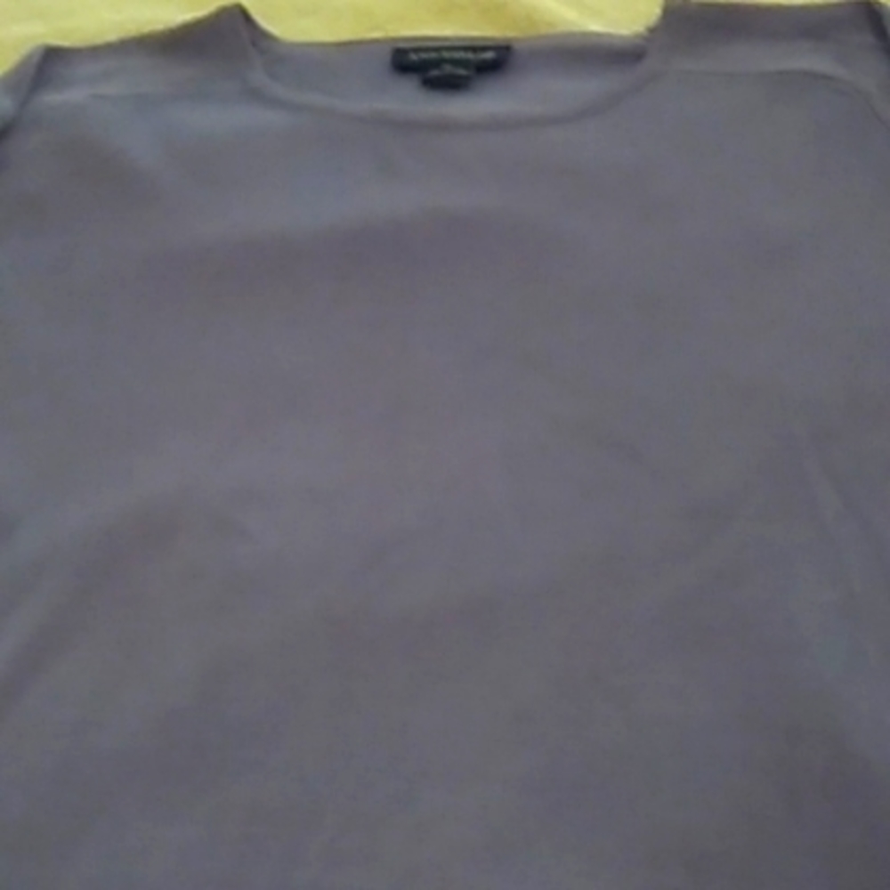 Ann Taylor gently used long sleeve sweater. Size medium color lilac.